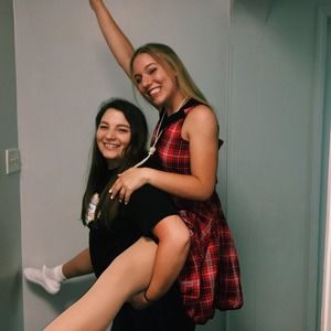 Meet your Posher, Kayla